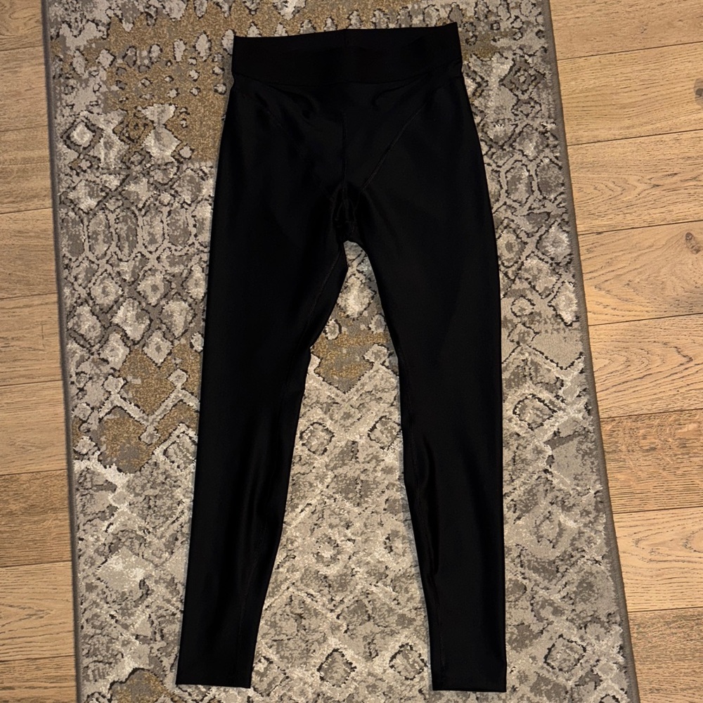 ALO women’s cut out leggings brand new